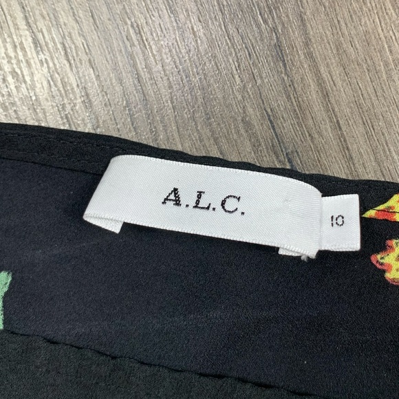 A.L.C. Marissa Floral Silk Blouse Asymmetrical Sz‎ 10 - Picture 10 of 12